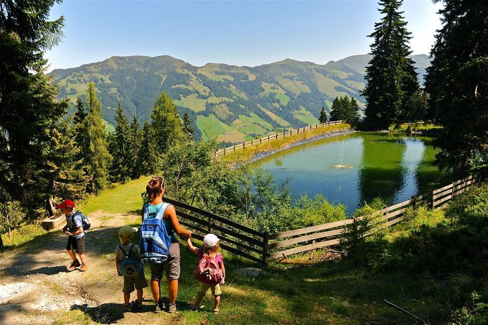 Familienwanderung in Alpbach